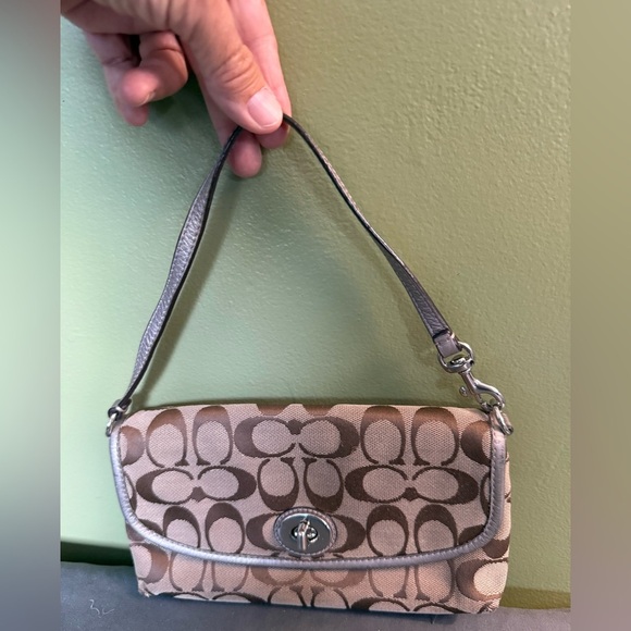 Coach Park Signature Large Flap Wristlet (Coach F51820) Khaki - Picture 3 of 5